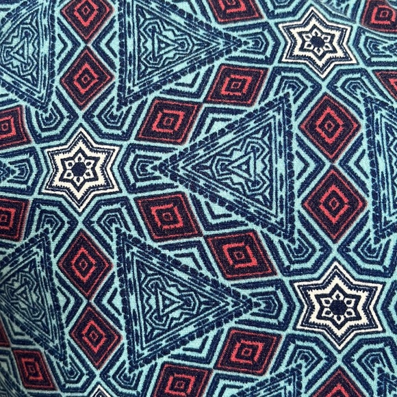 🦜Lularoe women’s leggings.                     Bag 4 - Picture 2 of 2